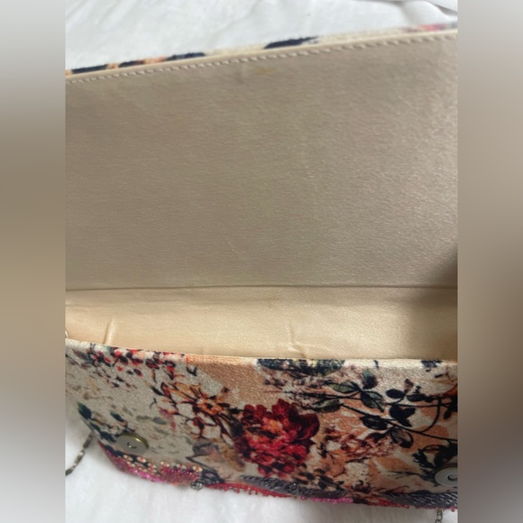 NWT Anthropologie Sparkled Beaded Flora Clutch Purse in Rose/Tyrie w Chain Strap - Picture 6 of 9